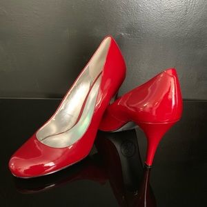 Jessica Simpson red pumps